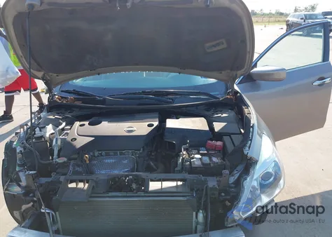 2013 Nissan Altima 2.5 Sv z USA, uszkodzony, nr VIN 1N4AL3AP6DN512112